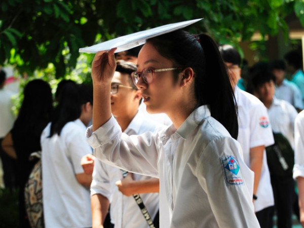 Thi vào lớp 10 THPT tại Hà Nội: Phương án 4 môn là hợp lý