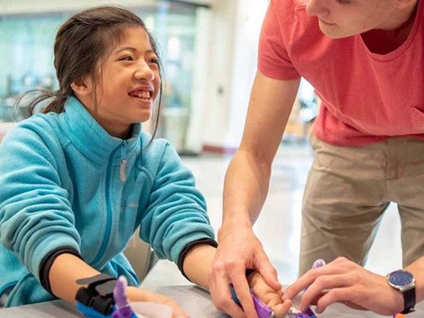 Bác lái xe taxi nhận được món quà khiến bạn tin rằng điều kỳ diệu là có thật!