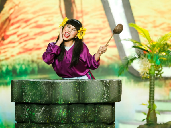 Duy Khánh hoá NS Thành Lộc, trở thành Quán quân "Gương mặt thân quen 2018"