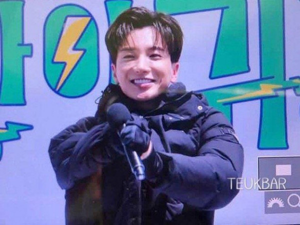 Một show giải trí bị ném đá vì bắt Leeteuk (Super Junior) mặc áo phao giữa mùa Hè
