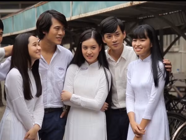Vì sao hai gương mặt mới toanh Trúc Anh và Trần Nghĩa lại được chấm cho “Mắt Biếc”?