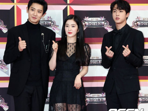 Jin (BTS) không giấu nổi bối rối ngượng ngùng tột độ khi đứng cạnh Irene (Red Velvet)