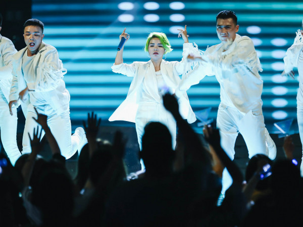 Trước tour quảng bá album ở nước ngoài, fandom gửi lời nhắn ngọt ngào đến Vũ Cát Tường