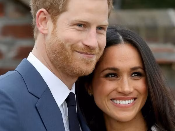 Hoàng tử Harry và Meghan Markle lần đầu công khai xuất hiện cùng nhau sau tuyên bố đính hôn