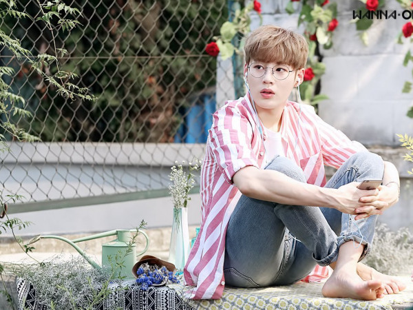 Đây là cách Sung Woon khéo léo che giấu nhược điểm khi biểu diễn cùng Wanna One