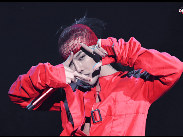 Vượt qua Taylor Swift, G-Dragon xác lập kỉ lục mới