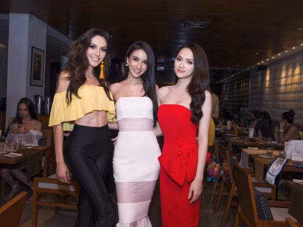 Hương Giang không hề kém cạnh khi đọ sắc cùng các ứng viên Hoa hậu Chuyển giới Quốc tế
