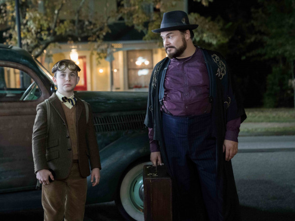 "Ngôi nhà có chiếc đồng hồ ma thuật" tung poster siêu ngầu với Cate Blanchett và Jack Black