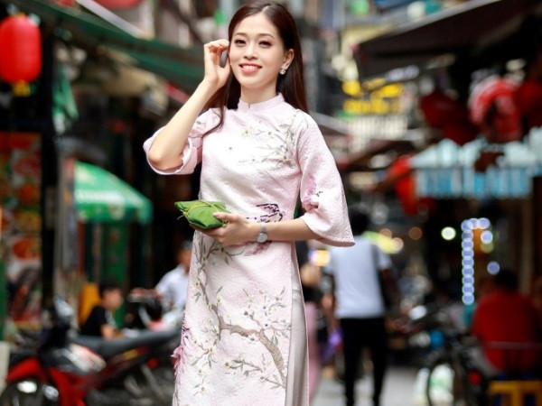 Á Hậu Phương Nga tự tin giới thiệu bản thân bằng tiếng Anh "cực đỉnh" tại "Miss Grand International 2018"