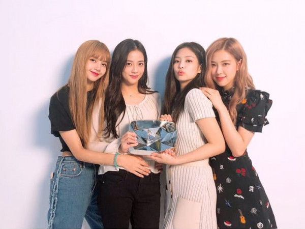 Chỉ là kênh Youtube riêng thôi, Black Pink cũng mang về lợi nhuận cao tới không ngờ