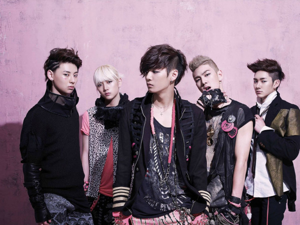 Trải qua những cơn mưa, NU'EST đã thấy được cầu vồng