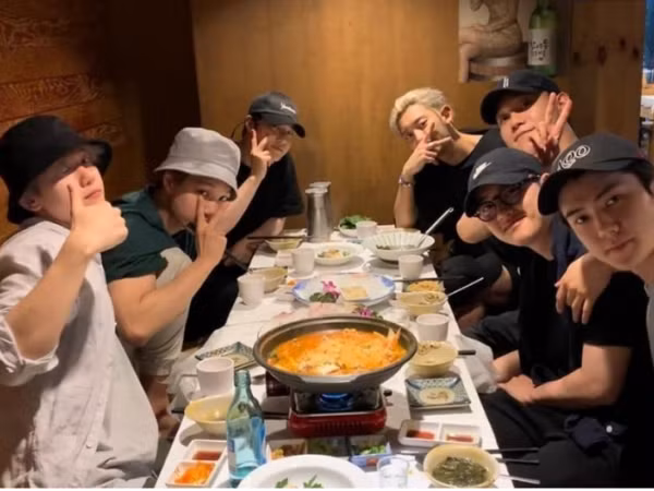 Thật cảm động khi thấy EXO làm điều này trước khi D.O. nhập ngũ