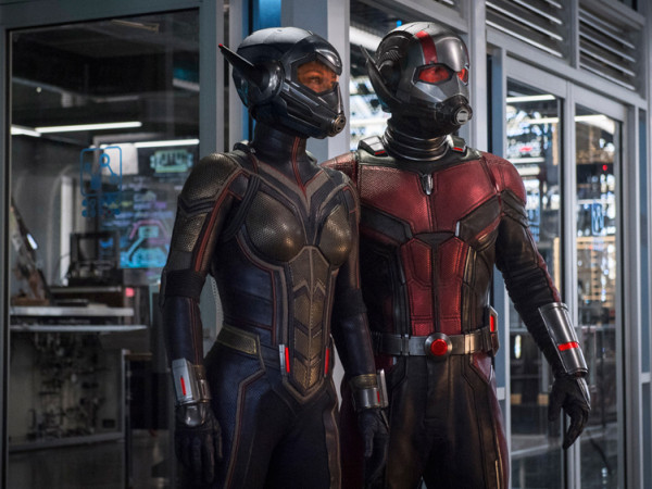 "Ant-man 2": Không chỉ người, bây giờ còn có thể thu nhỏ - phóng to cả nhà, xe và đồ chơi