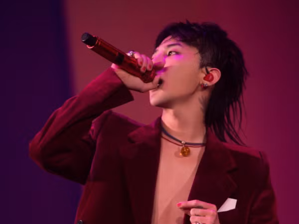 Dù bị nhiều fan chê xấu, các chàng trai K-Biz vẫn đang mê mẩn kiểu tóc mullet này
