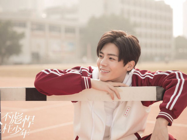 Thanh xuân có đang nợ bạn một Hoa Bưu tuyệt vời như của Hầu Minh Hạo?