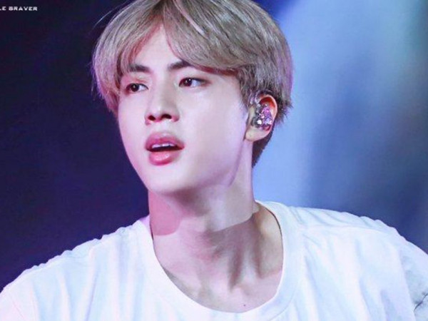 Vẫn biết Jin (BTS) sở hữu bờ vai Thái Bình Dương, chính xác thì nó lớn cỡ nào?