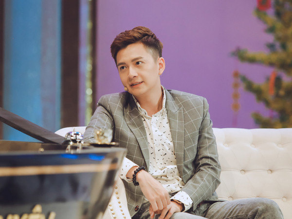 Trấn Thành tủi thân khóc khi đón Giao thừa trên xe hơi ngoài đường vì mải chạy show