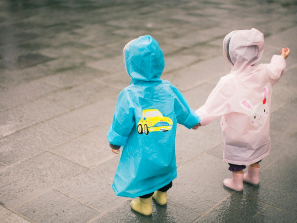 “Những mốc thời gian hạnh phúc”: Mưa rơi cho tôi gặp lại miền kí ức tuổi thơ