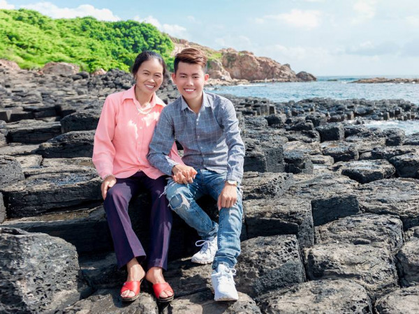 Tâm sự của chàng trai lần đầu tiên đưa mẹ đi du lịch khiến cộng đồng mạng "giật mình" suy ngẫm