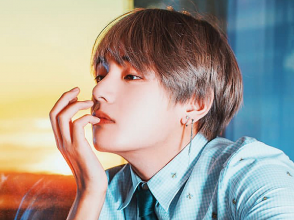 Chúc mừng sinh nhật V (BTS) ở SM Coex, ARMY bá đạo đến thế là cùng