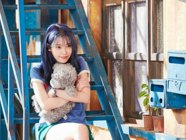 Nhân vật bí ẩn nào khiến IU phải chịu thua trên bảng xếp hạng nhạc số?