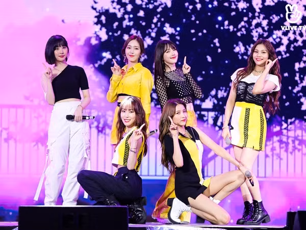 GFriend "đốn tim" fan bằng loạt hit đình đám trong lần đầu tiên đến Việt Nam