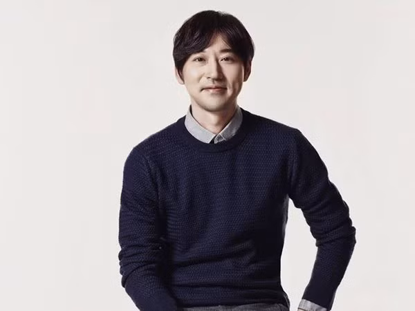 "Phù thủy piano" Yiruma cùng gia đình đang có “kì nghỉ bí mật” ở Đà Nẵng?