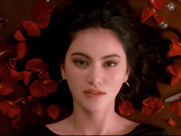 MV “Chạy Ngay Đi” của Sơn Tùng M-TP được bạn diễn PR nhiệt tình