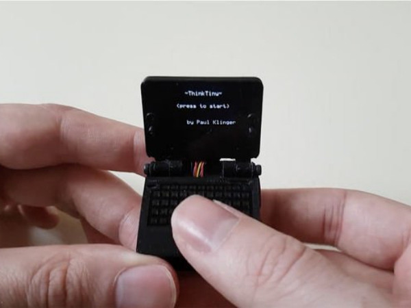 Đây là chiếc laptop nhỏ nhất thế giới: To chỉ bằng quả trứng, game nào cũng chiến được!