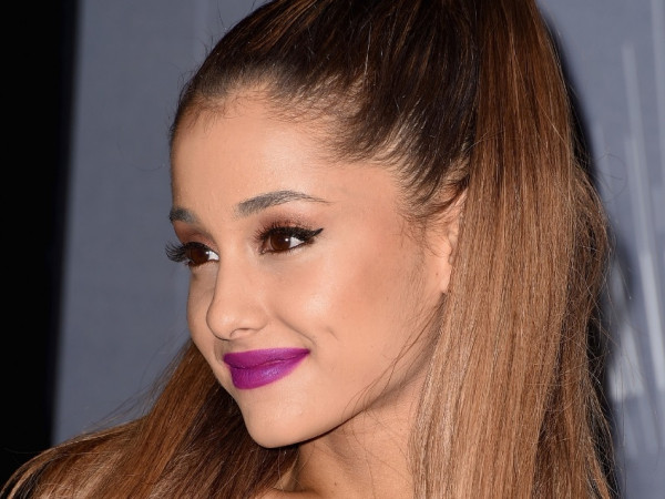 Bắt kịp xu hướng làm đẹp với sắc tím, bạn có tự tin thể hiện không? 