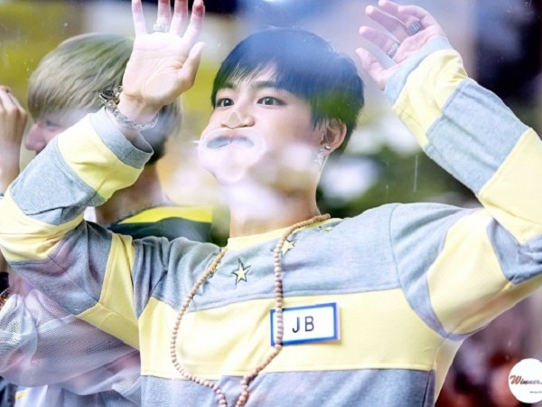 Để chứng tỏ “ta đây mũi xịn”, idol K-Pop chẳng ngán hành hạ mũi mình