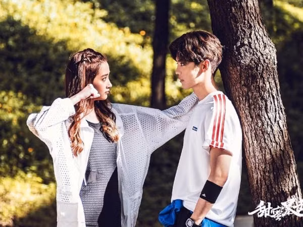Rộ tin Lộc Hàm và Quan Hiểu Đồng chia tay: Chiêu PR hay trò "bôi xấu"?