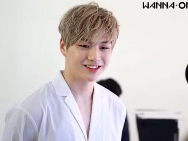 Không còn nghi ngờ gì nữa, Kang Daniel (Wanna One) chính là EXO-L dễ thương và may mắn nhất!