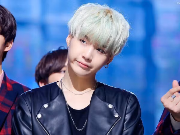 Những thói quen siêu dễ thương của idol K-Pop khiến fan không thể không bấn loạn