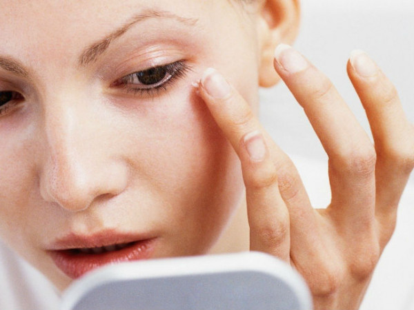 “Vũ khí bí mật” giúp các cô nàng đánh bay “đôi mắt Panda”