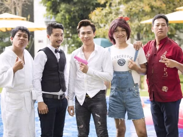 Thực hiện web-drama mới, Hồ Việt Trung tiết lộ bị "bầm dập" mình mẩy vì học múa côn nhị khúc 