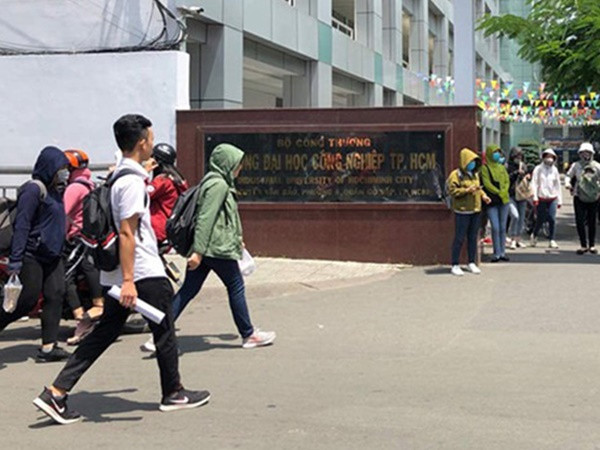Trường ĐH Công nghiệp TP.HCM cảnh báo hơn 2.000 sinh viên tự ý bỏ học