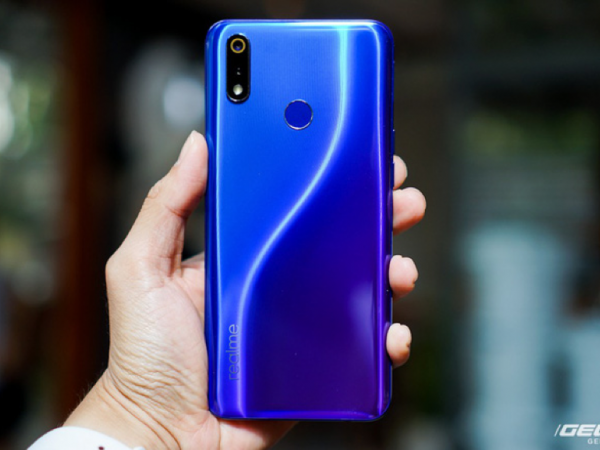 Khi cả thế giới đều quay lưng, sạc nhanh VOOC 3.0 trên Realme 3 Pro sẽ là cứu tinh của bạn