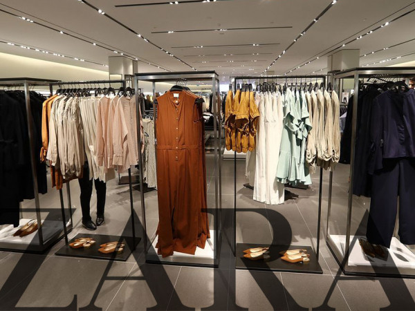 Bị tố đạo nhái, Zara chuyển sang bắt tay với các nhà thiết kế trẻ