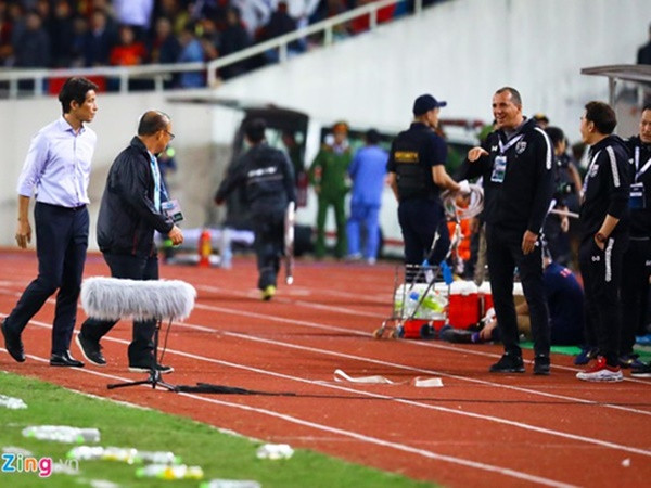 Liên đoàn bóng đá châu Á AFC cần phạt nặng các hành động thiếu tôn trọng
