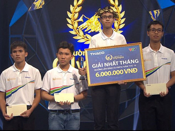 Cậu bạn 2K Nghệ An giỏi tiếng Anh, "càng chơi càng hay" ở thi tháng Olympia