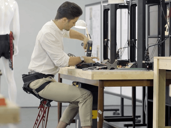 "Thiên hạ đệ nhất đại lười" là đây: Mọi lúc mọi nơi đều có chiếc ghế bên mình!