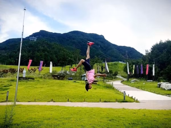 Khám phá Tricking - môn thể thao "anh em họ hàng" của võ nhạc và nhào lộn
