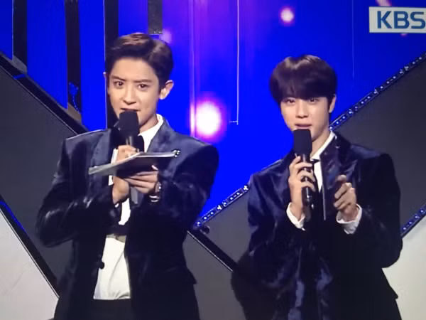 Cứ đến cuối năm, thuyền Chanyeol - Jin lại được dân tình lôi ra đẩy miệt mài
