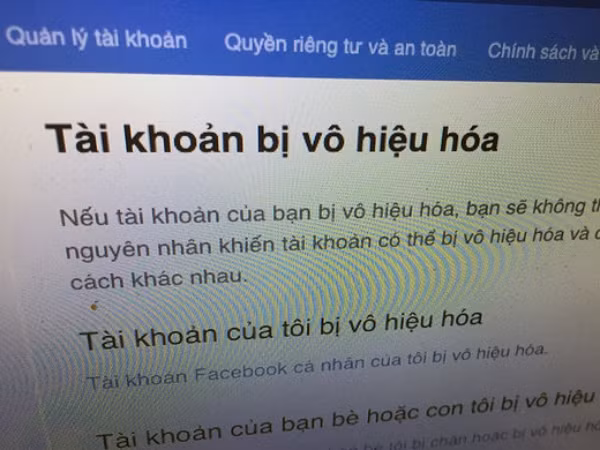 Nhiều người dùng Facebook Việt Nam bị khoá tài khoản vì lí do không liên quan