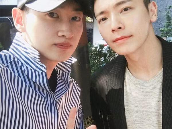Ơn giời! Sau 2 năm, Dong Hae và Eun Hyuk (Super Junior) đã lại về cùng một nhà