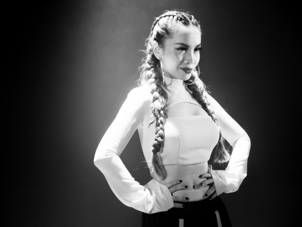 Yến Trang áp dụng chế độ ăn kiêng nghiêm ngặt để có vóc dáng chuẩn trong MV mới