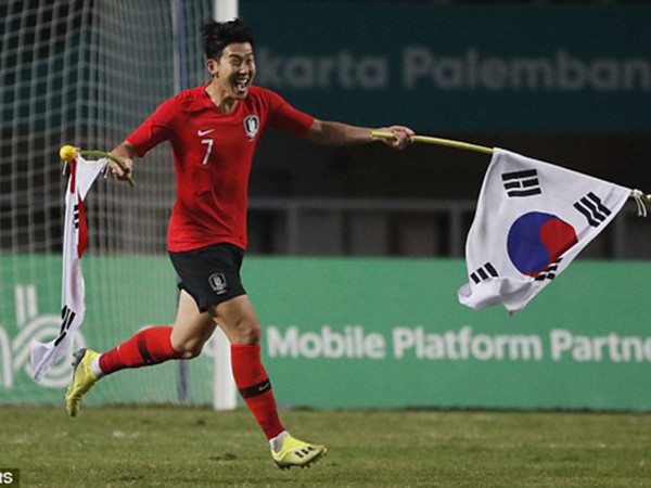 Báo Anh thở phào sau khi Son Heung Min được miễn nghĩa vụ quân sự