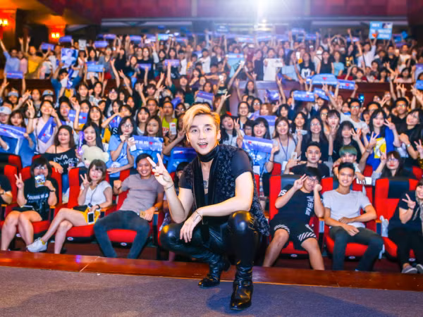 Để giữ vững fandom, Sky khắp nơi khởi động chiến dịch "Bình tĩnh chờ Tùng comeback"