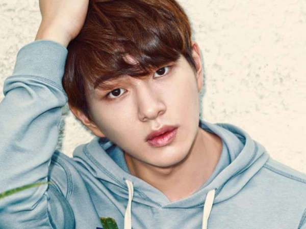 Fan vẫn không chấp nhận Onew trở lại SHINee, dù chỉ là xuất hiện trong tập sách ảnh của nhóm